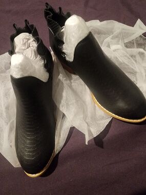 Girls’s Black Slip-On Ankle Boots - Sleek Casual Style